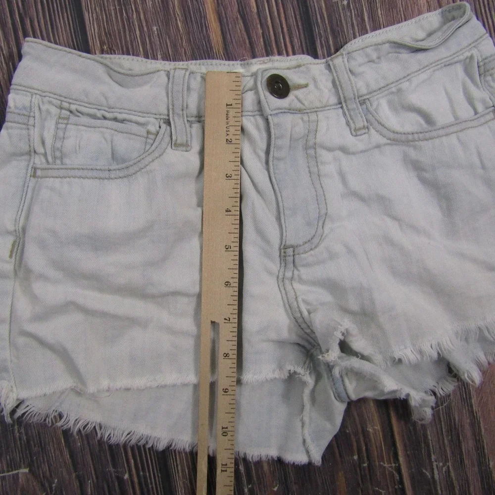 Bullhead Denim Co. Womens Size 3 Light Blue Cutoff Denim Shorts Frayed Juniors